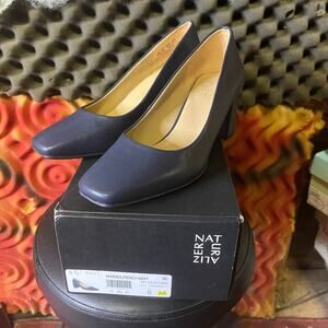 Naturalizer women’s navy French warner 2.5 heel pump sz 8